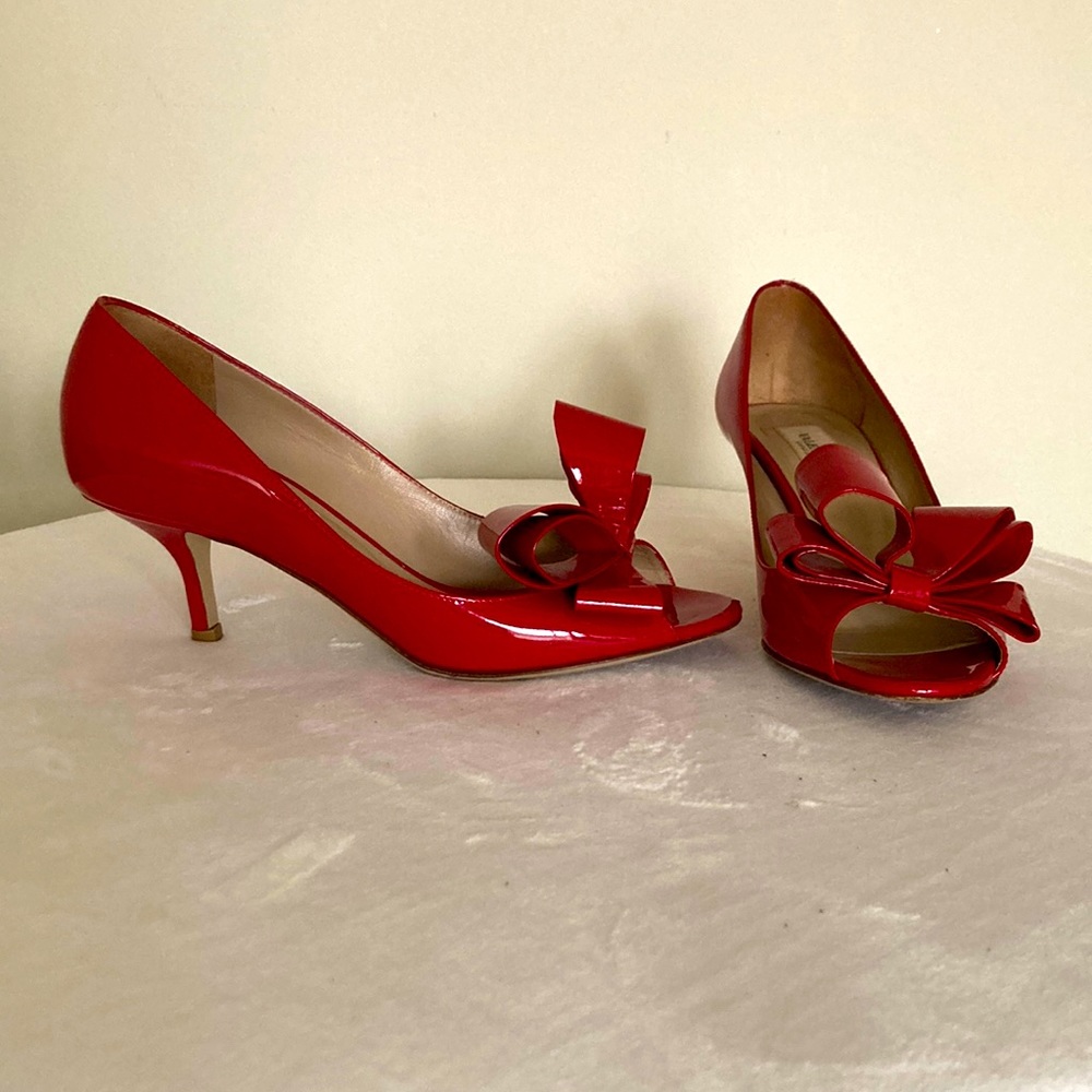 Valentino Garavani Red ❤️ Bow Size 37 Kitten Heels
